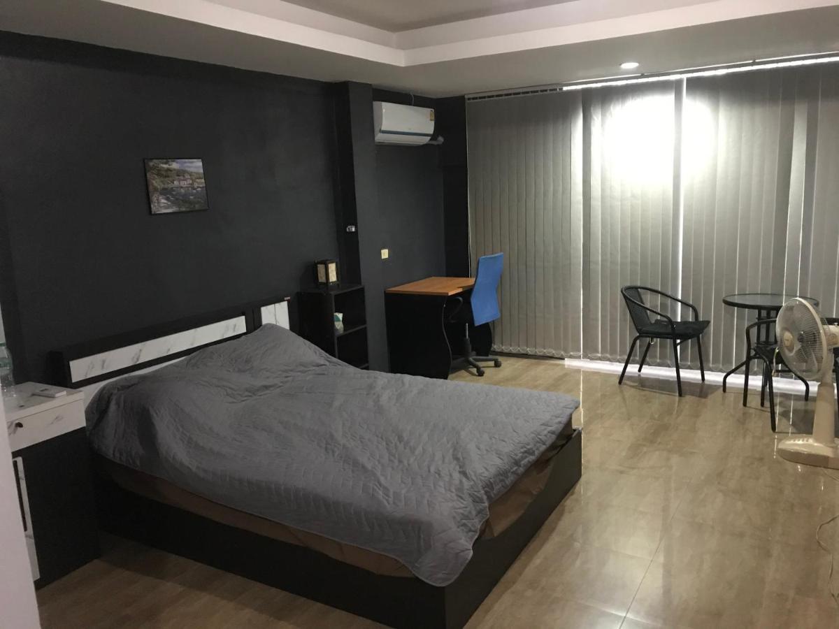 Old Town Hotel Pantai Jomtien Bagian luar foto